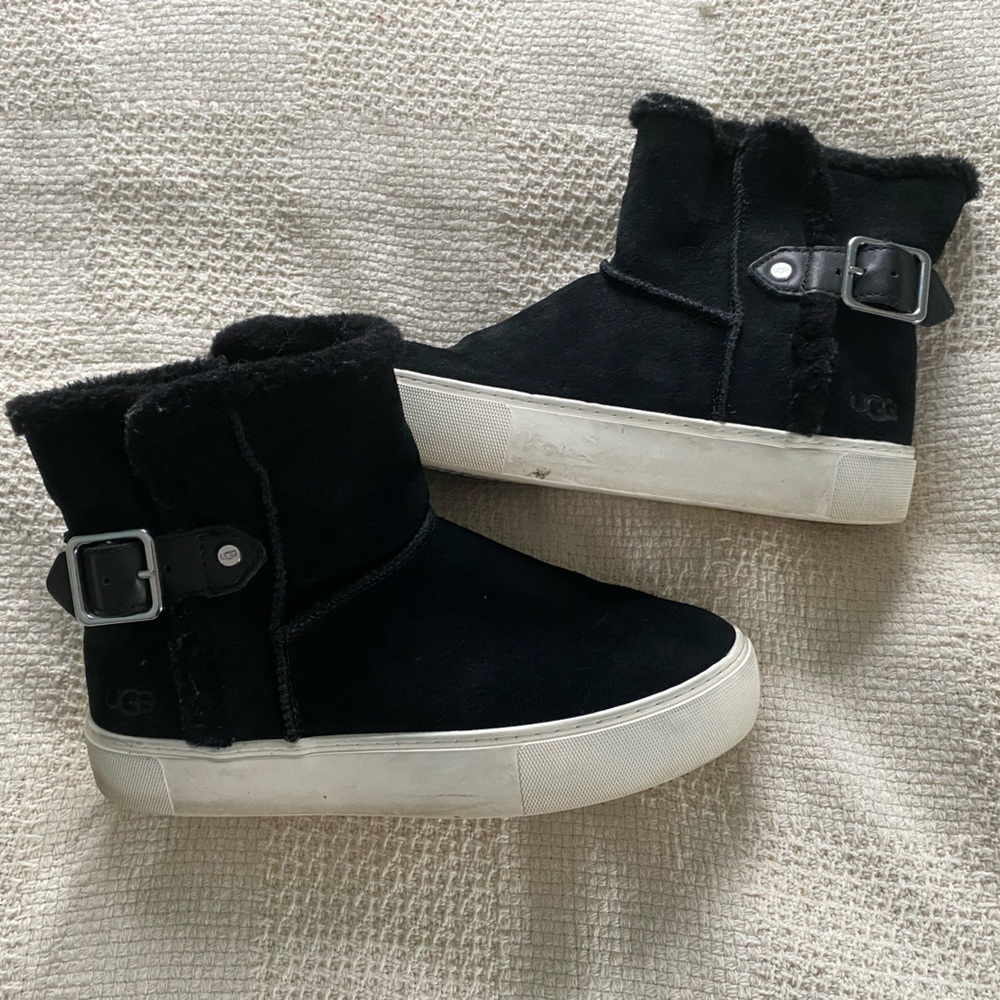 UGG Aika black suede platform slip on sneaker boot W 7.5